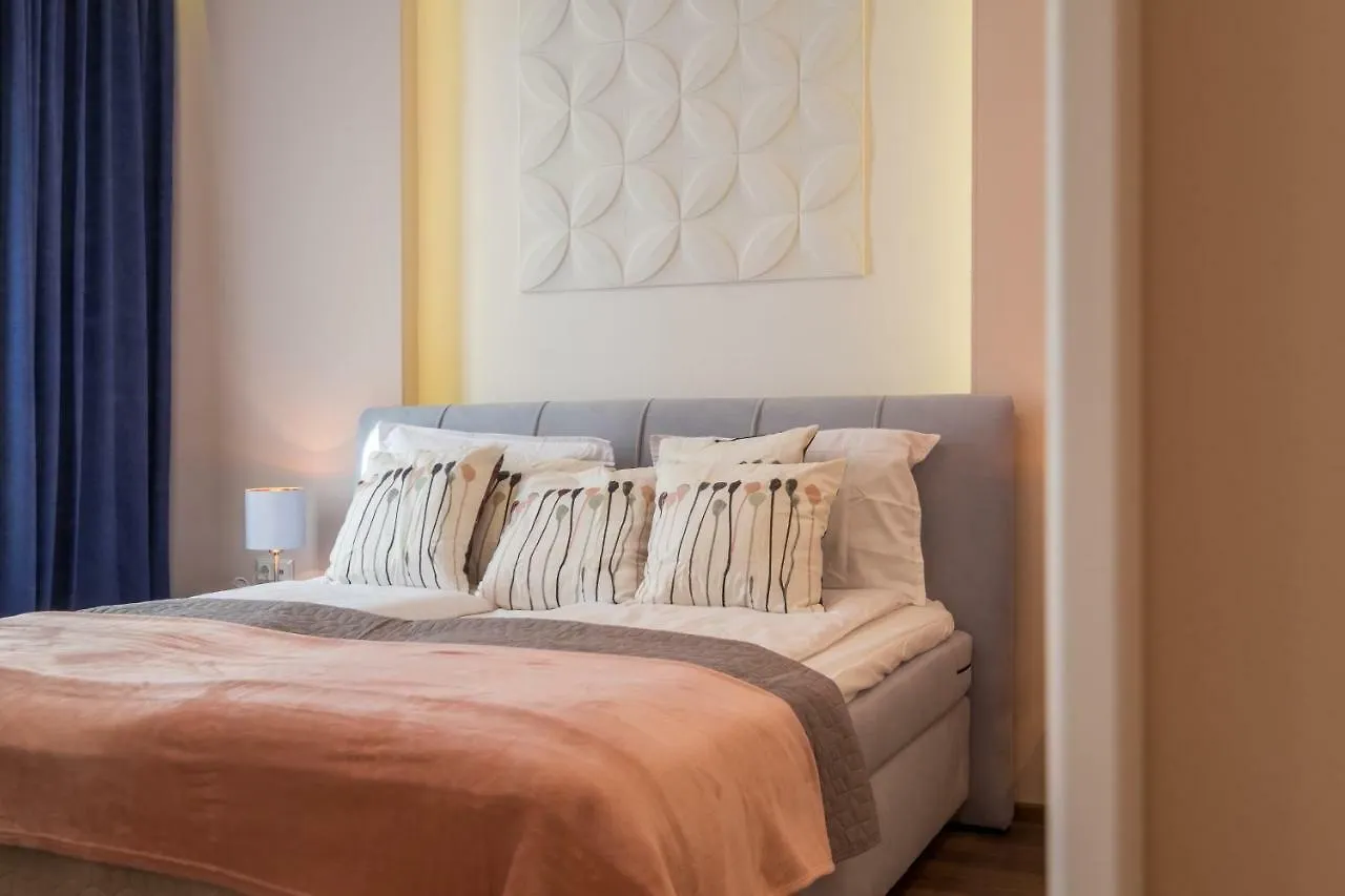 Apartamento Cozy 3-Bedroom With Stylish Comfort And Chic Decor Sofía Bulgaria