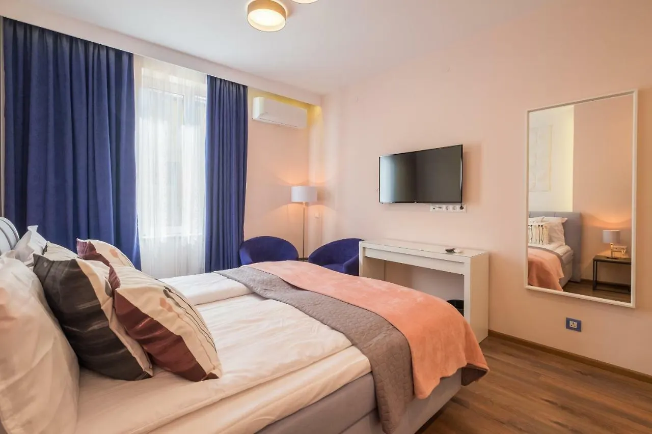 סופיה Cozy 3-Bedroom With Stylish Comfort And Chic Decor בולגריה