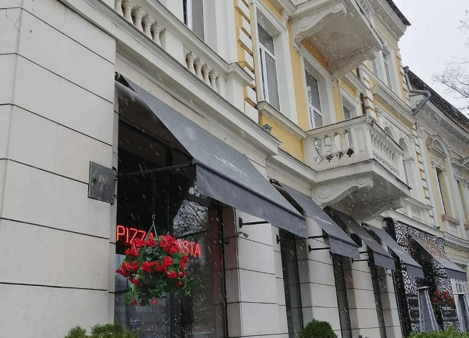 Apartment Cozy 3-Bedroom With Stylish Comfort And Chic Decor Sofia